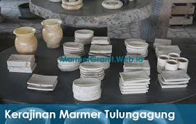 Jenis kain flanel yang sangat rumit juga ditemukan dalam kondisi diawetkan di sebuah makam di siberia yang berasal dari tahun 600 m. Harga Marmer Tulungagung Per M2 Februari 2021 Marmer Granit