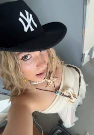 Ginevra Iorio (@ginevraiorio) - Urlebird