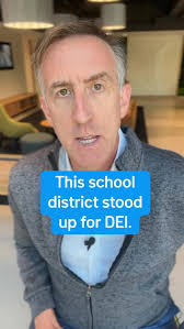 If there's a better hot dog in the world, I haven't found it. Worth the  wait! @waltershotdogs