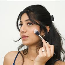 Getting married in Chios, Greece in July 2026 ✈️🤍 Looking for a MUA for: 1  bride 👰🏽 (me) 20 bridesmaids/mothers of bride and groom/aunts It would be  amazing if this was a