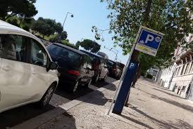 Residentes com dístico com acesso gratuito aos parques da empresa até 30 de. Pagamento De Estacionamento Na Via Publica Em Lisboa Continua Suspenso