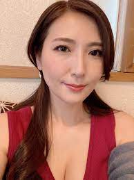 椎名ゆな on X: フォロワー様２万人突破してる！ ありがとうございます😊 t.comeTZdyvEJm  X
