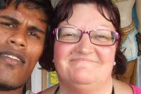 Diane (60) gaf 100.000 euro uit aan jongeman (26) in Sri Lanka, nu is ze  alles kwijt: “Ik voel me zo dom”