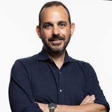 Jason Ewell's Instagram, Twitter & Facebook