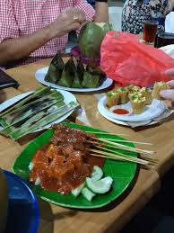 Winda Oei Menikmati Kuliner Di Batam