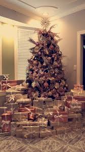 Lee display l d 1902 silver christmas trees vintage retro style aluminum silver tinsel branches wood base stand feather style tabletop home holiday decor 3ft. Rose Gold Gold Silver Pink Christmas Tree With Gifts Christmas 2016 Rose Gold Christmas Decorations Rose Gold Christmas Gold Christmas Decorations