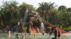 Terdapat berbagai kolam pemandian air panas di sini. Three Just Nice Taman Rekreasi Air Panas Sungai Klah Perak