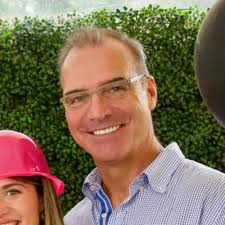 Tina Roan's Instagram, Twitter & Facebook