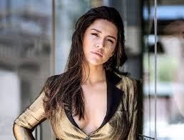 Aquí, su recuento personal de cara a este 2015 que recién comienza. Loreto Aravena Promociono Su Nueva Obra Con Sensual Video Desde La Piscina Me Sacaria Toda La Ropa
