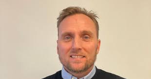 Jakob rådgiver små håndværksmestre