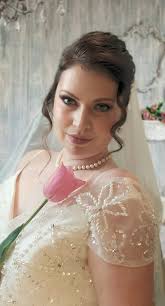 Hello! I'm looking for a female model for a Bridgerton-themed wedding shoot  next Friday, 7th February, from 9:00 am to around 3:00 pm. Some flexibility  with timings will be required. Please let