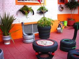 This tire recycling project may seem challenging but the idea is simple, and you can always get help from friends with the most difficult steps. Do It Yourself Projects Using Old Tires Dumpaday 12 Old Tires Creative Gardening Used Tires