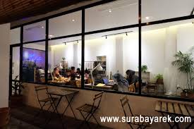 Kuade pengantin atau biasa orang menyebutnya dekorasi. Teras Rumah Rungkut Surabaya Surabaya Rek