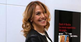 Anche ieri sera eravate in tantissimi a seguire i nostri talk di livenoneladurso.barbara d'urso. Barbara D Urso Gaffe In Diretta Tv Siracusa Un Piccolo Paesino Il Fatto Quotidiano