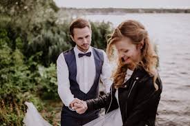 Hochzeit Schloss Friedrichsfelde Hochzeitsfotograf Berlin Hochzeitsfotograf Hochzeit Schloss Brautjungfer Trauzeuge