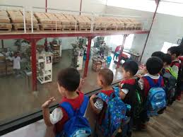 Jumbo bag adalah sebuah kantong besar dengan kekuatan dan kapasitas tampung 1 ton sampai 2 ton untuk mengemas suatu kebutuhan perusahaan industri dalam pabrikan, tambang dan perkebunan. Pg B Saim Mengenal Minuman Teh