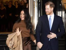 El príncipe harry dijo que no eran ellos los que estaban detrás de los comentarios sobre lo oscuro que sería su bebé, ha declarado la presentadora de televisión. Renuncia Del Principe Harry A La Corona Golpea A Gran Bretana Antes Del Brexit Internacional Portafolio