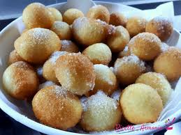 Le zeppole di san giuseppe sono delle sontuose frittelle a forma di ciambella tipiche della festività di san giuseppe, la cui ricetta varia sensibilmente da regione a regione. Zeppole Di San Martino Con Il Bimby Ricette In Armonia Ricette Idee Alimentari Cibo