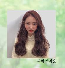 Hair colors look very different in indoor lighting, which can come as a rude shock once you step out into the sunlight after getting your hair colored. Best Hair Color For Skin Tone According To A Korean Hairstylist