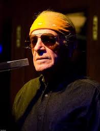 Don Francks' (Walter) doing a gig...