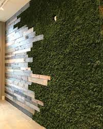 We Are Loving This Custom Reclaimed Wood And Moss Wall Greenwall Mosswall Botanicart Green Wall Design Cafe Interior Design Restaurant Interior Design