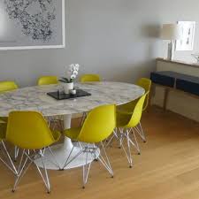 Round marble top tulip dining table. Knoll Saarinen Tulip Oval Dining Table Eero Saarinen Designer Esstisch Oval Marmor Esstische Esstisch Stuhle