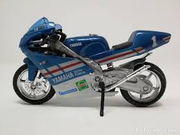 Pada saat ini motor sudah. Yamaha Tzm Moto A Escala 1 18 Sold At Auction 112894843