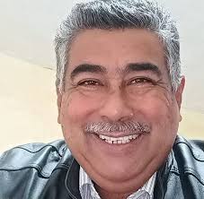 Solo así, la pudimos separar: esas fueron las palabras de familiares y  amigos de “Monse”. La chica que falleció en el accidente automovilístico  del pasado sábado, en Acueducto en San Nicolás. Ellos,