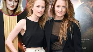 Mamie Grace Gummer Look Just Like Mom Meryl Streep At A Young Age Meryl Streep Celebrity Moms Best Actress