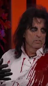 There's no such thing as too much icing 🍰 🤷 #AliceCooper #Interview  #Halloween #Rock #foryou #fyp #MusiciansOfTikTok