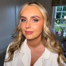 The absolutely STUNNING @eleanormosley slaying the bridal glam this weekend  💕 You looked phenomenal and your wedding styling was just dreamy! Soft,  smokey winged eyes, bespoke lashes and flawless, buttery skin 👌🏻