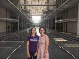Annalena baerbock startete nach ihrem studium als bürohilfe bei den grünen, heute ist sie abgeordnete. Auf Dem Sprung Uber Den Grossen Teich Annalena Baerbock Mdb