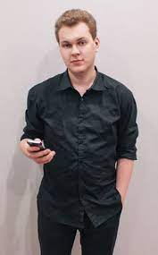 Его рост составляет 192 сантиметра. Yurij Hovanskij Videobloger