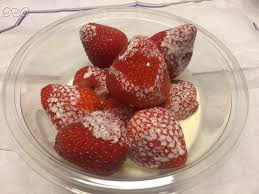 実は、 ｢ストロベリー・クリーム」 は、 ウィンブルドン・テニス選手権 には欠かせないデザートなんです。 昨年は、なんと開催中の2週間で、約2万7000キロのいちごと7000キロのクリームが消費されたとも言われているんですよ Nhkã‚¹ãƒãƒ¼ãƒ„ En Twitter ã‚¦ã‚£ãƒ³ãƒ–ãƒ«ãƒ‰ãƒ³ ãªã† ä¼šå ´å†…ã®ãƒ¡ãƒ‡ã‚£ã‚¢å'ã'ãƒ¬ã‚¹ãƒˆãƒ©ãƒ³ã§å£²ã‚‰ã‚Œã¦ã„ã‚‹ã‚¦ã‚£ãƒ³ãƒ–ãƒ«ãƒ‰ãƒ³åç‰© è‹ºã®ã‚¯ãƒªãƒ¼ãƒ ãŒã' æ–°é®®ã•ã«é©šã é–‹å¹•æ°—åˆ†ã‚'ç››ã‚Šä¸Šã'ã¾ã™