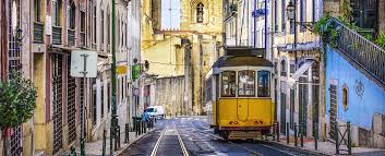 Βόρεια και ανατολικά συνορεύει με την. Proorismos Portogalia Versus Travel