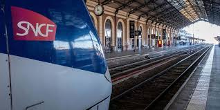 Sur oui.sncf ou en boutiques sncf, vous pourrez acheter des billets de train et bien plus encore. Sncf Malgre Un Billet En Regle Il Recoit Une Amende De 111 Euros Le Point