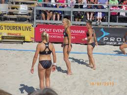 Discover the most famous handball players sorted by how old they are. File Beach Handball Ec 2013 Danish Team Women Jpg Wikimedia Commons