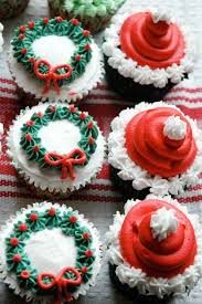 14 Cute And Sweet Christmas Cupcakes Cupcakes Natalinos Doces De Natal Cupcake De Natal