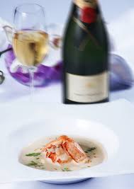 Langouste Au Champagne Une Recette Simple Et Chi Pour Les Fetes De Fin D Annee Recette Recette Langouste Homard Recette Recettes De Cuisine