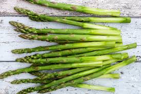Das ist wichtig, denn das ist genau die zeit, die der spargel in etwa braucht um durchzuwachsen und einen grünen busch zu bilden. Spargelzeit Alles Uber Die Konigin Der Gemusesorten