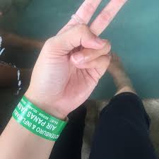 Berendamlah di kolam air panas yang dikelilingi oleh pegunungan, hutan, atau danau. Kolam Air Panas Jasin 77000 Jasin