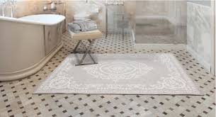 Banyonuzun Dekorasyonuna Uyum Saglayacak Hali Ve Paspaslar Madame Coco Da Www Madamecoco Com Banyo Halilari Banyo Ic Dekorasyonu Halilar