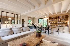 Situé entre le cirque et le théâtre, la verrière du manège vous accueille du jeudi au samedi soir. Salon Cosy Vue Sur La Cuisine Par La Verriere Atelier Traditional Living Room Paris By Cecile Kokocinski Studio Houzz