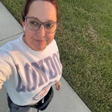 this is my she wants to start dating in her life she needs a boyfriend ❤️🥺