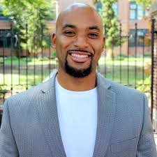 Derrick Puckett's Instagram, Twitter & Facebook