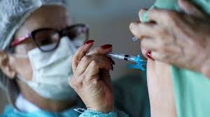 The ministry of health has decided to extend the period between doses of the oxford/astrazeneca vaccine to four months due to the lack of global supplies and the delay by manufacturers in exporting the vaccine. Oxford Astrazeneca Study Supports Uk Decision To Delay Second Doses Financial Times