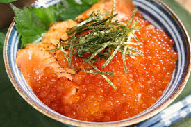 いくらの醤油漬けと炙り漬けサーモンで「海鮮親子丼」 - BOKUの簡単ンまい～ブログ