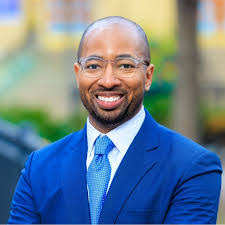 Stephen Gabel's Instagram, Twitter & Facebook