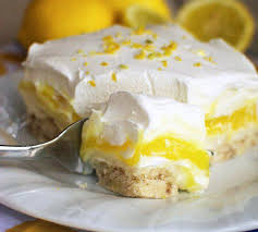 Les recettes de desserts aux fruits sont toujours plébiscitées après un repas copieux. Le Dessert D Ete Frais Du Jour Les Lasagnes Sucrees Au Citron Et Au Mascarpone Recette Dessert D Ete Recette Lasagne