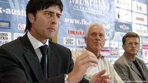 Kommentar wm 2010 einfach mal jogi low vertrauen augsburger allgemeine. Joachim Low The World S Longest Serving National Team Coach All Media Content Dw 09 03 2021